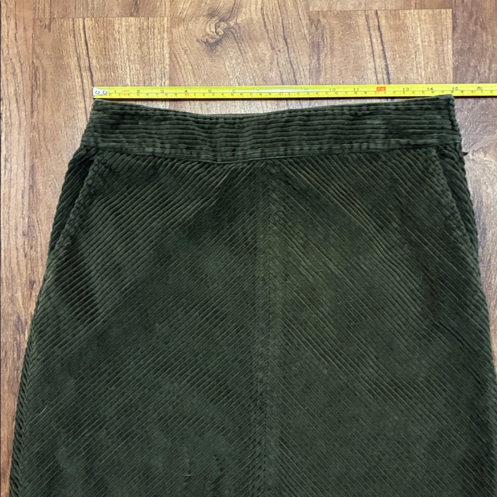 Talbots Olive Green Corduroy Skirt Diagonal Wale - Great Pre Owned Condition - Picture 3 of 8